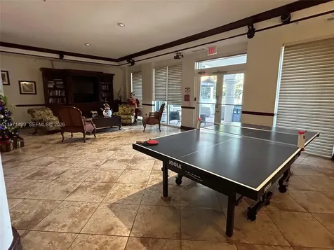 5085 NW 7th Street Miami FL 33126
