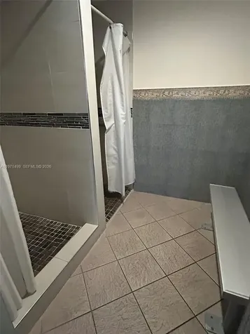 5085 NW 7th Street Miami FL 33126