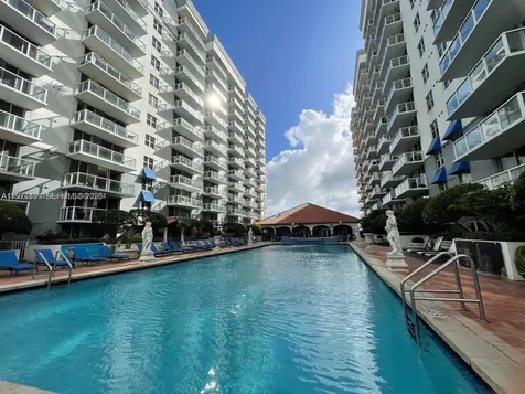 5085 NW 7th Street Miami FL 33126