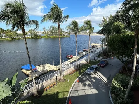 5085 NW 7th Street Miami FL 33126