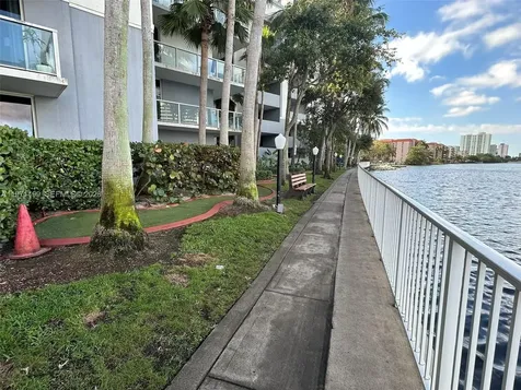 5085 NW 7th Street Miami FL 33126