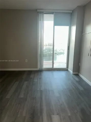 5085 NW 7th Street Miami FL 33126