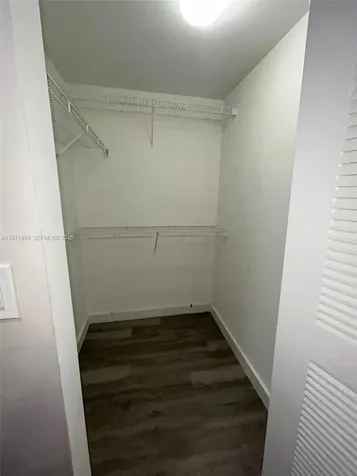 5085 NW 7th Street Miami FL 33126