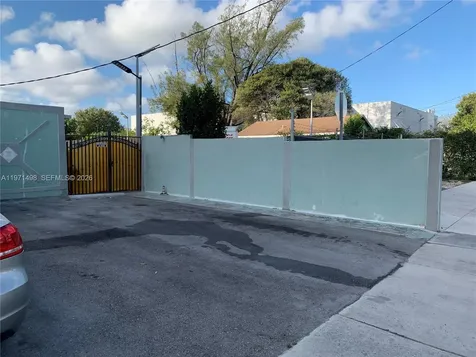 3560 NW 35th Street Miami FL 33142