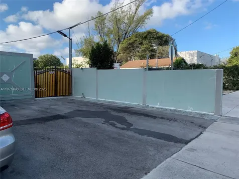 3560 NW 35th Street Miami FL 33142