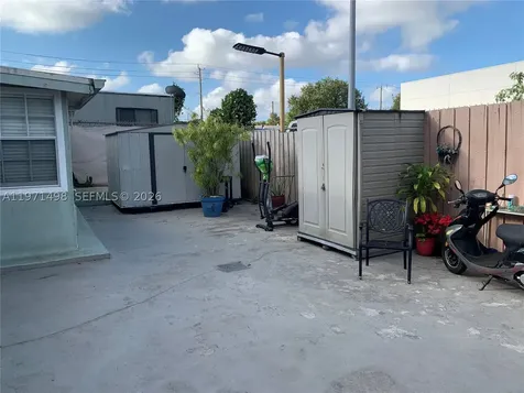 3560 NW 35th Street Miami FL 33142