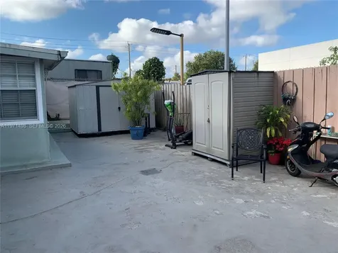 3560 NW 35th Street Miami FL 33142