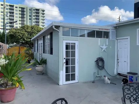 3560 NW 35th Street Miami FL 33142