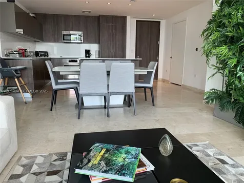 68 SE 6th Street Miami FL 33131
