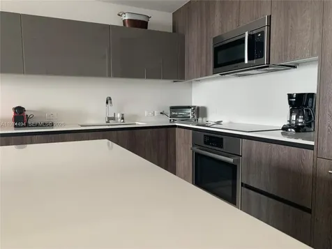 68 SE 6th Street Miami FL 33131