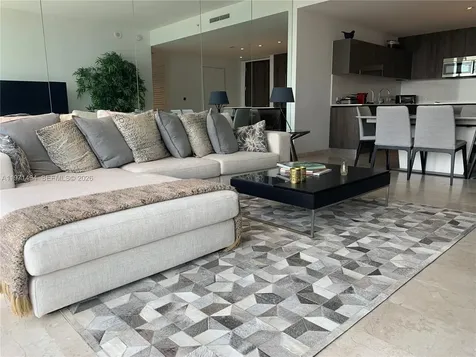 68 SE 6th Street Miami FL 33131