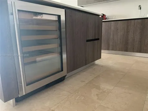 68 SE 6th Street Miami FL 33131