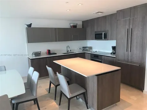 68 SE 6th Street Miami FL 33131