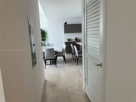 68 SE 6th Street Miami FL 33131