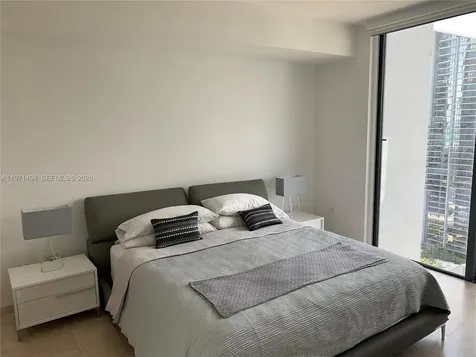 68 SE 6th Street Miami FL 33131