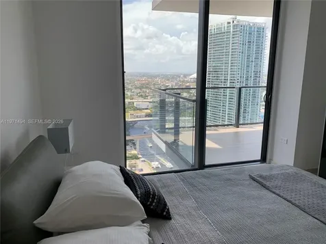 68 SE 6th Street Miami FL 33131