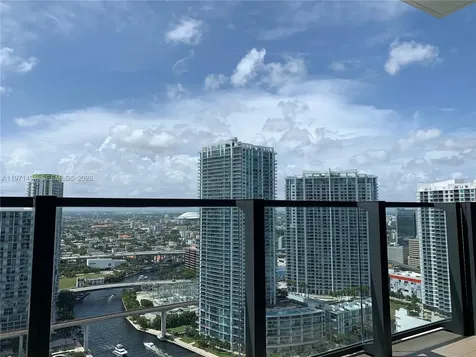 68 SE 6th Street Miami FL 33131