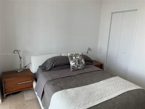 68 SE 6th Street Miami FL 33131