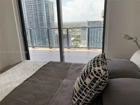 68 SE 6th Street Miami FL 33131