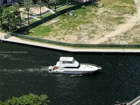 68 SE 6th Street Miami FL 33131