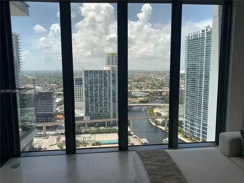 68 SE 6th Street Miami FL 33131
