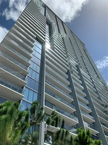 68 SE 6th Street Miami FL 33131