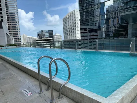 68 SE 6th Street Miami FL 33131
