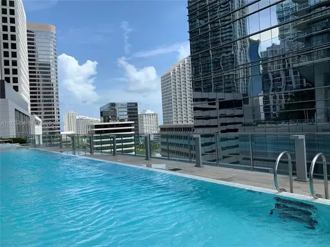 68 SE 6th Street Miami FL 33131