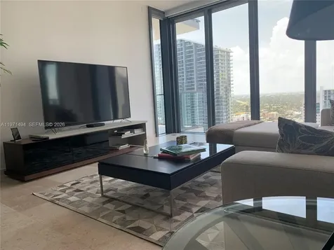 68 SE 6th Street Miami FL 33131