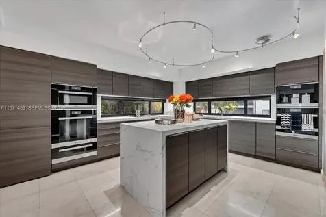 279 N Hibiscus Drive Miami Beach FL 33139