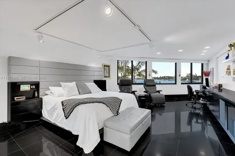279 N Hibiscus Drive Miami Beach FL 33139