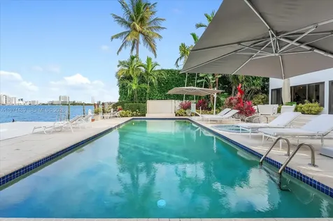 279 N Hibiscus Drive Miami Beach FL 33139