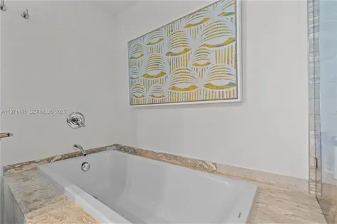 2900 NE 7th Avenue Miami FL 33137