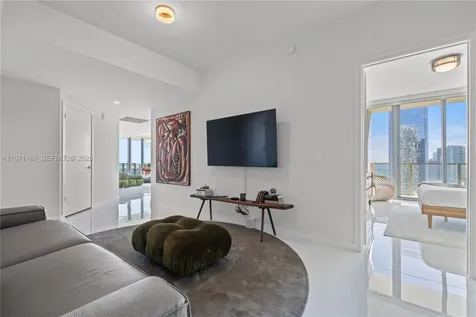 2900 NE 7th Avenue Miami FL 33137