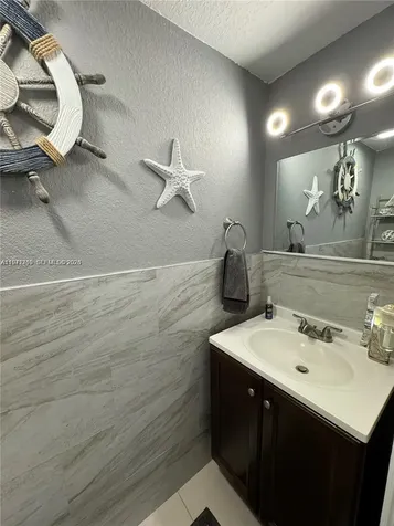 3870 W 8th Lane Hialeah FL 33012