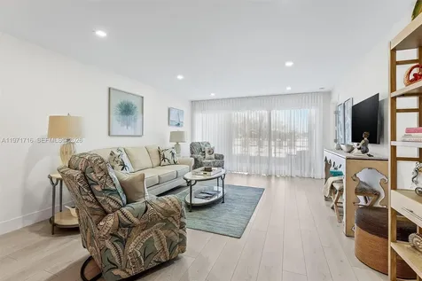 1030 Us Highway 1 North Palm Beach FL 33408