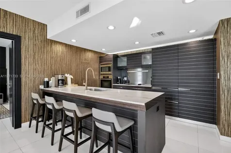 200 Biscayne Boulevard Way Miami FL 33131