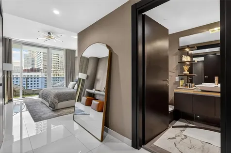 200 Biscayne Boulevard Way Miami FL 33131