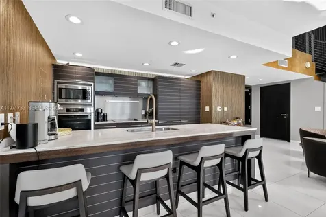 200 Biscayne Boulevard Way Miami FL 33131