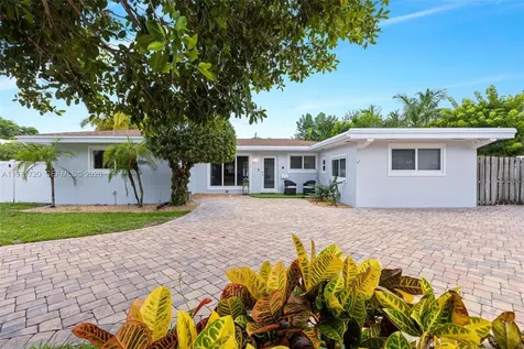 2770 NE 30th Street Lighthouse Point FL 33064