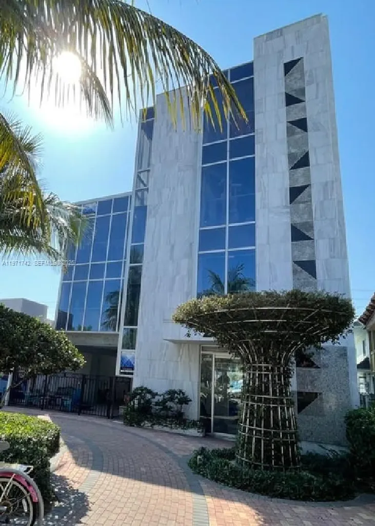 240 Commercial Boulevard Lauderdale By The Sea FL 33308