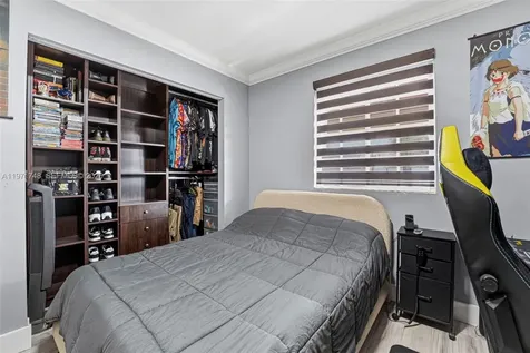 892 NW 136th Place Miami FL 33182