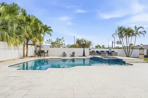 892 NW 136th Place Miami FL 33182