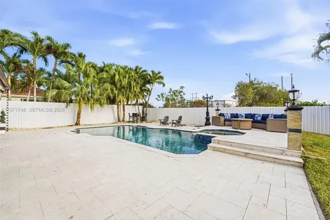 892 NW 136th Place Miami FL 33182