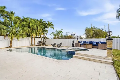 892 NW 136th Place Miami FL 33182