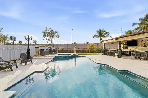 892 NW 136th Place Miami FL 33182
