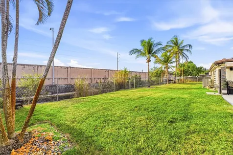 892 NW 136th Place Miami FL 33182