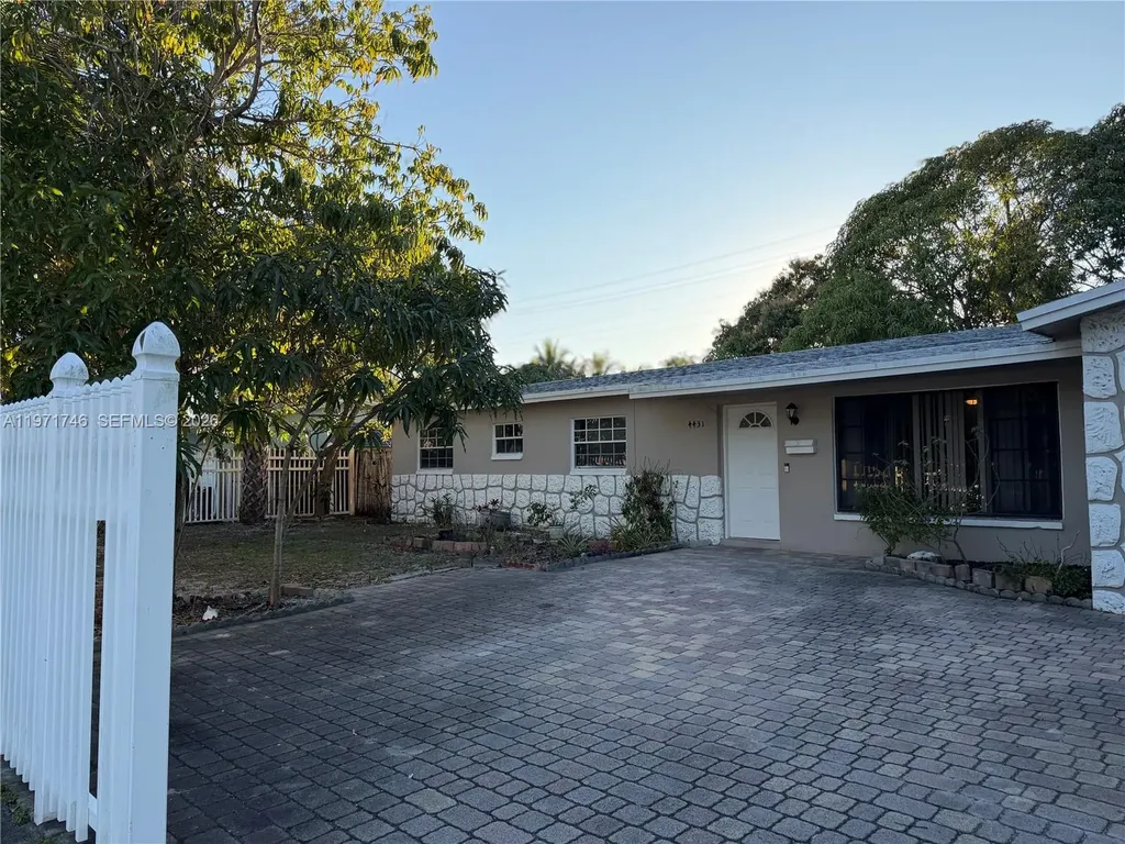 4431 NE 1st Terrace Deerfield Beach FL 33064