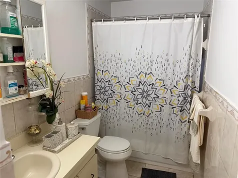 4431 NE 1st Terrace Deerfield Beach FL 33064