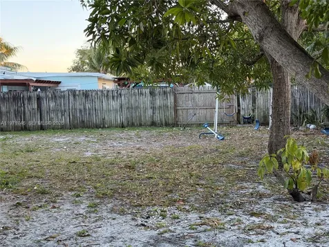 4431 NE 1st Terrace Deerfield Beach FL 33064